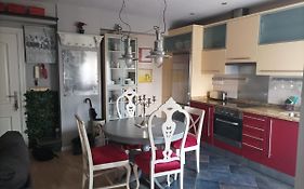 Apartamento San Quirce - céntrico y reformado- wifi y netflix